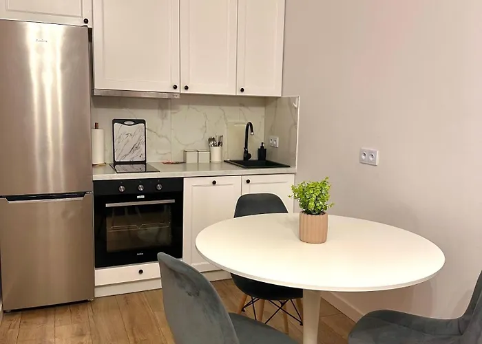 A142 , Near Airport Chopin , Free Parking * Warszawa