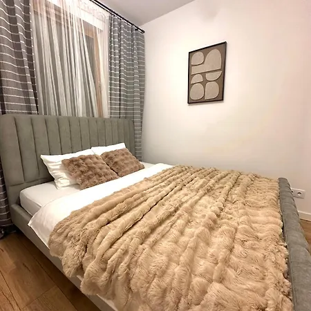 A142 , Near Airport Chopin , Free Parking Apartment *