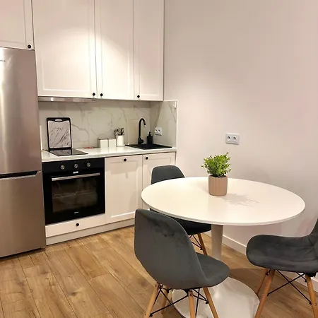 Daire A142 , Near Airport Chopin , Free Parking