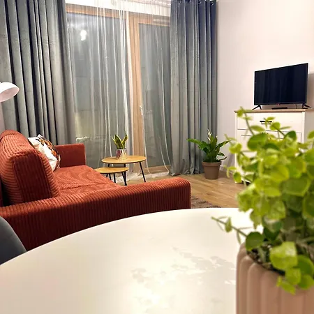 A142 , Near Airport Chopin , Free Parking Daire *