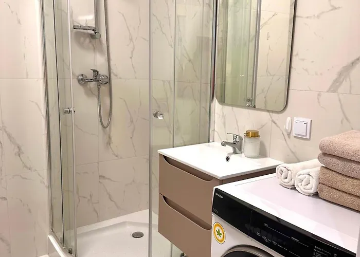 Apartment A142 , Near Airport Chopin , Free Parking